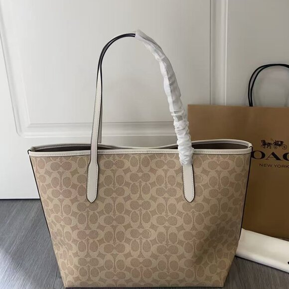 Coach Tote Bag - Picture 3 of 8